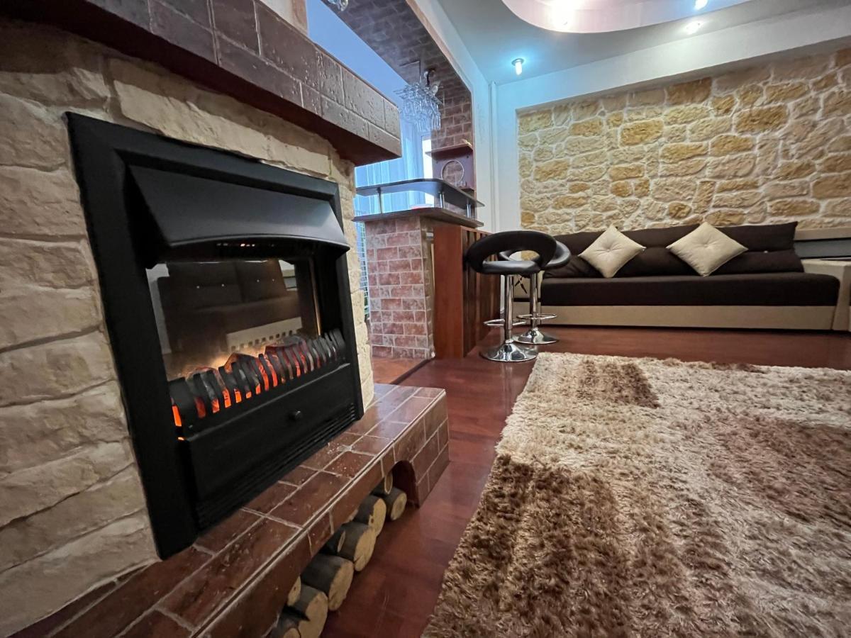 Modern Oasis With A Cozy Fireplace Your Stylish Apartment Minutes From Downtown Бухарест Екстер'єр фото