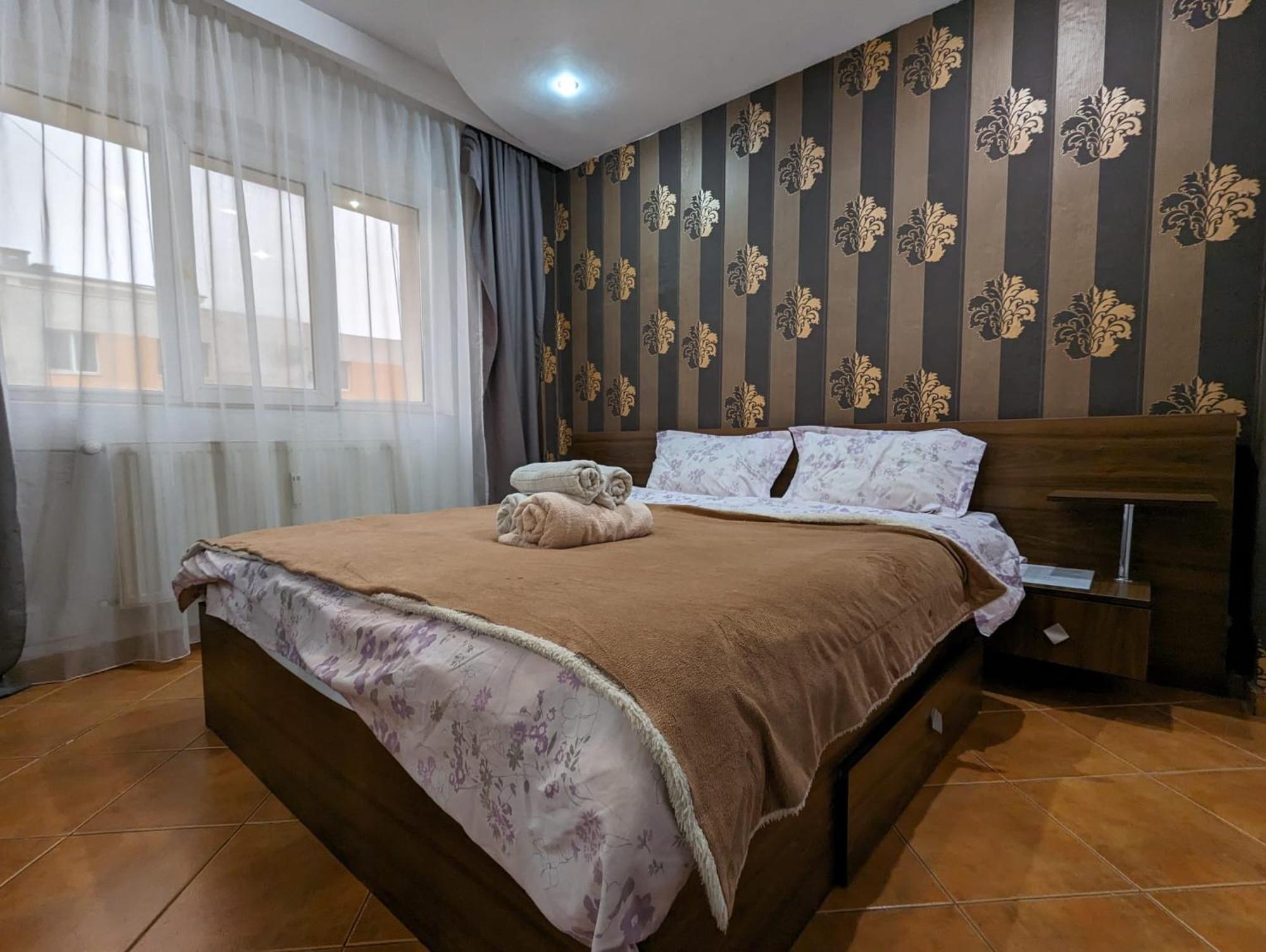 Modern Oasis With A Cozy Fireplace Your Stylish Apartment Minutes From Downtown Бухарест Екстер'єр фото